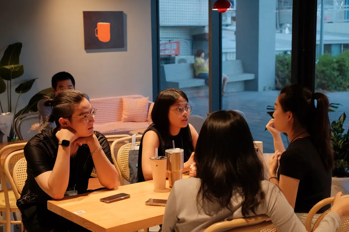 DAY 1｜AU CAFÉ 鷗咖啡（總圖店）的公民酒吧